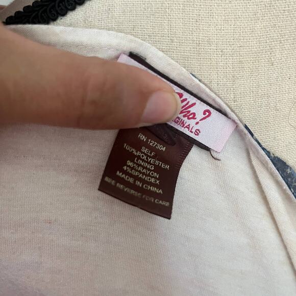 SUE WHO? Americana Womens Top Sz L Festival Stars Stripes Rhinestone Patchwork - Picture 11 of 13